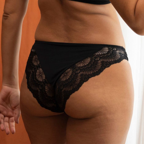 MEDIUM BRIEFS, ZURI, DORINA. LIMITED EDITION