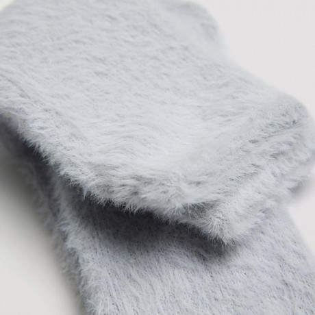 Gray warm socks, ysabel mora. 2