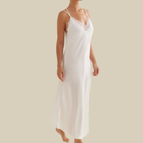 Long bridal nightdress, promise.