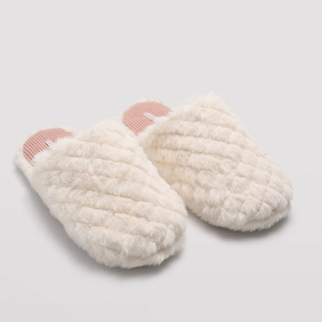 Winter house slippers, ysabel mora. 2