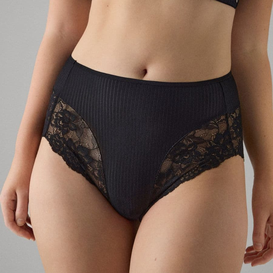 High waisted brief lace, ysabel mora.