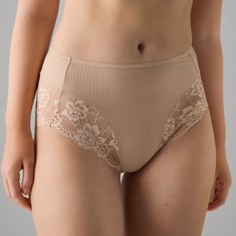 High waisted brief lace, ysabel mora. 2