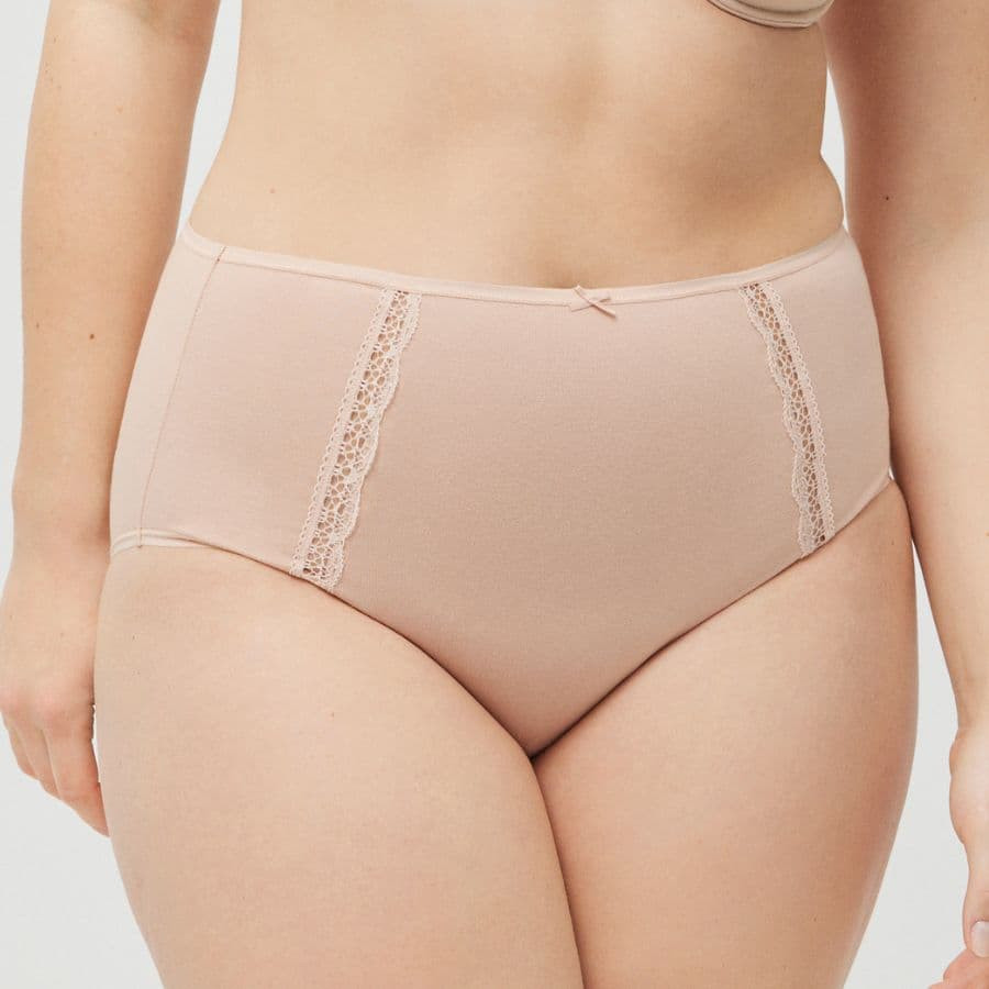 High waist panty, control, ysabel mora.