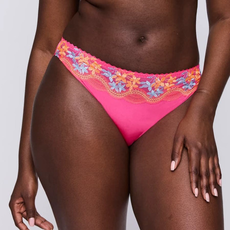 Medium briefs, cala luna, primadonna.