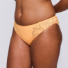 Medium briefs, rupi, primadonna twist.