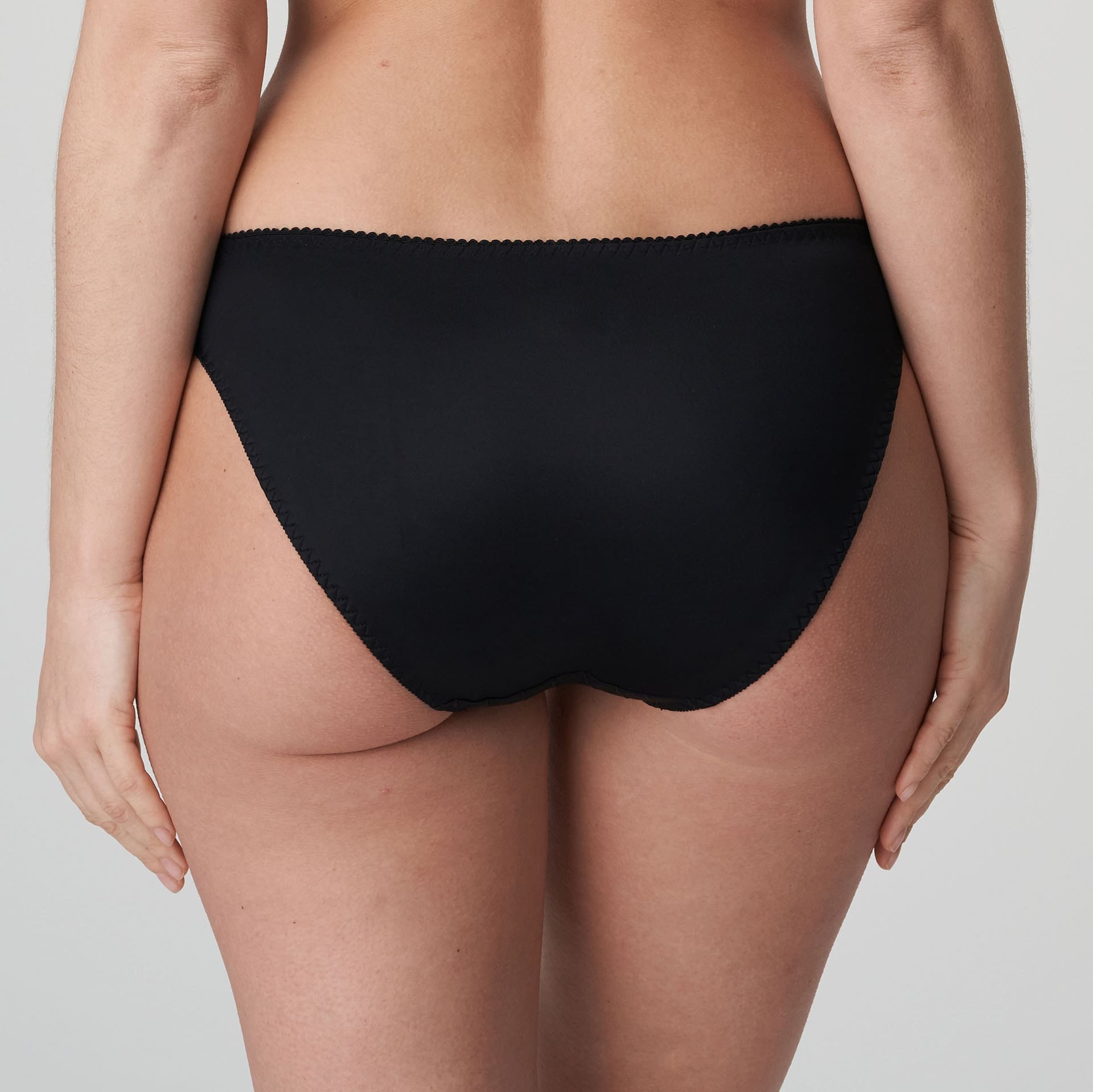 Midi cut embroidered lace briefs, Deauville by Primadonna.