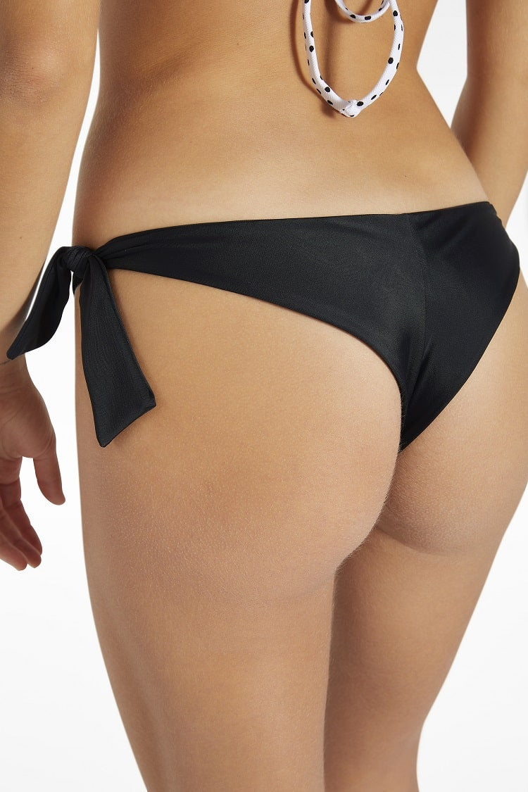 Ysabel Mora triangle bikini set, underwire-free with padding.