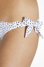 conjunto bikini triángulo sin aros de ysabel mora.