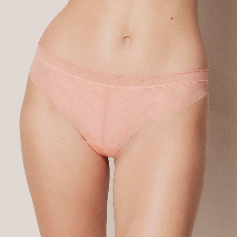 bralette encaje, aros y relleno, encaje geométrico. gisela. braguitas incluidas.