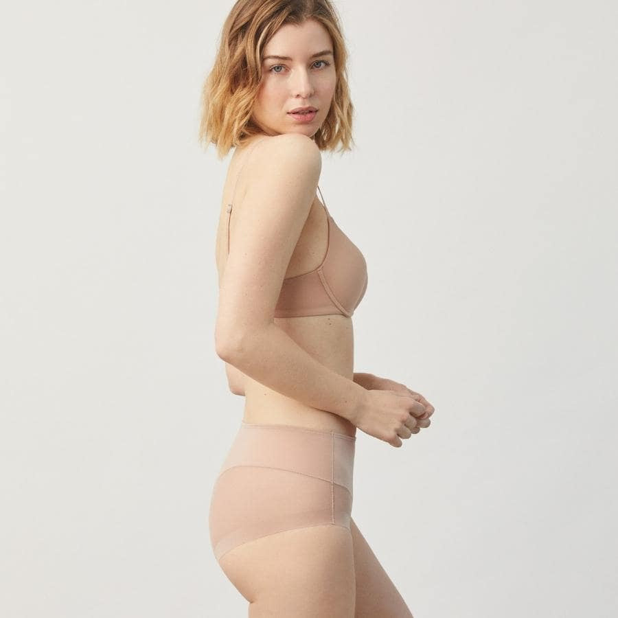 braguita de talle alto microfibra invisible de ysabel mora.