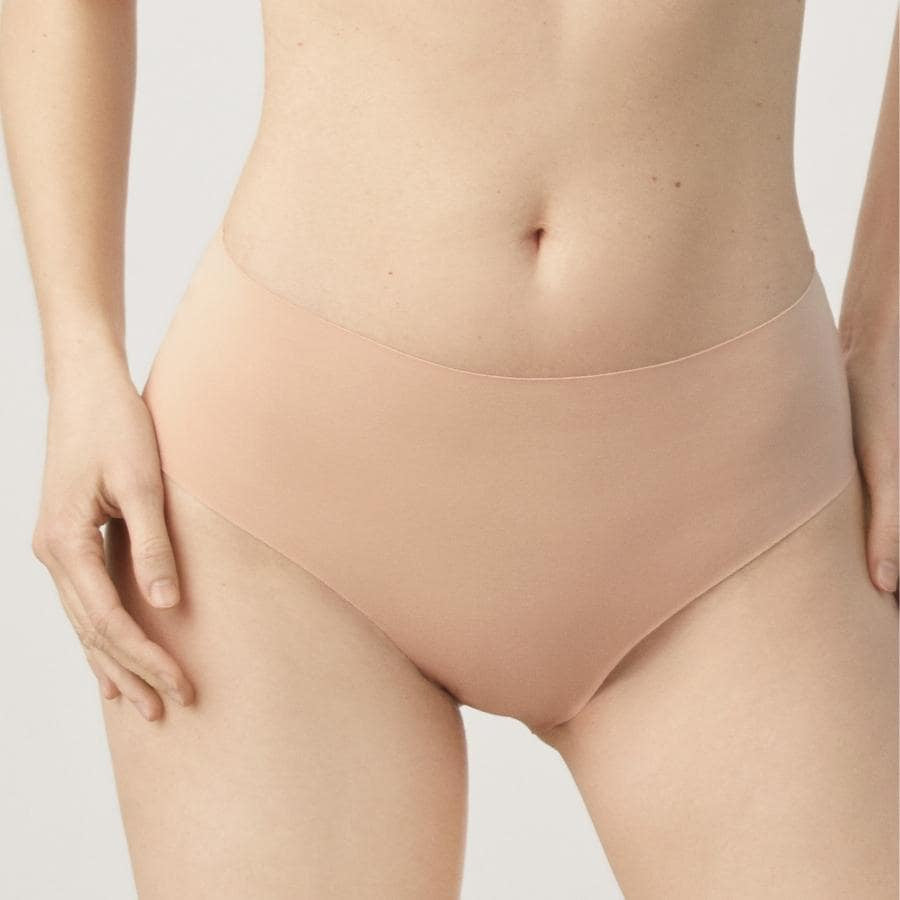 braguita de talle alto 100% invisible de ysabel mora.