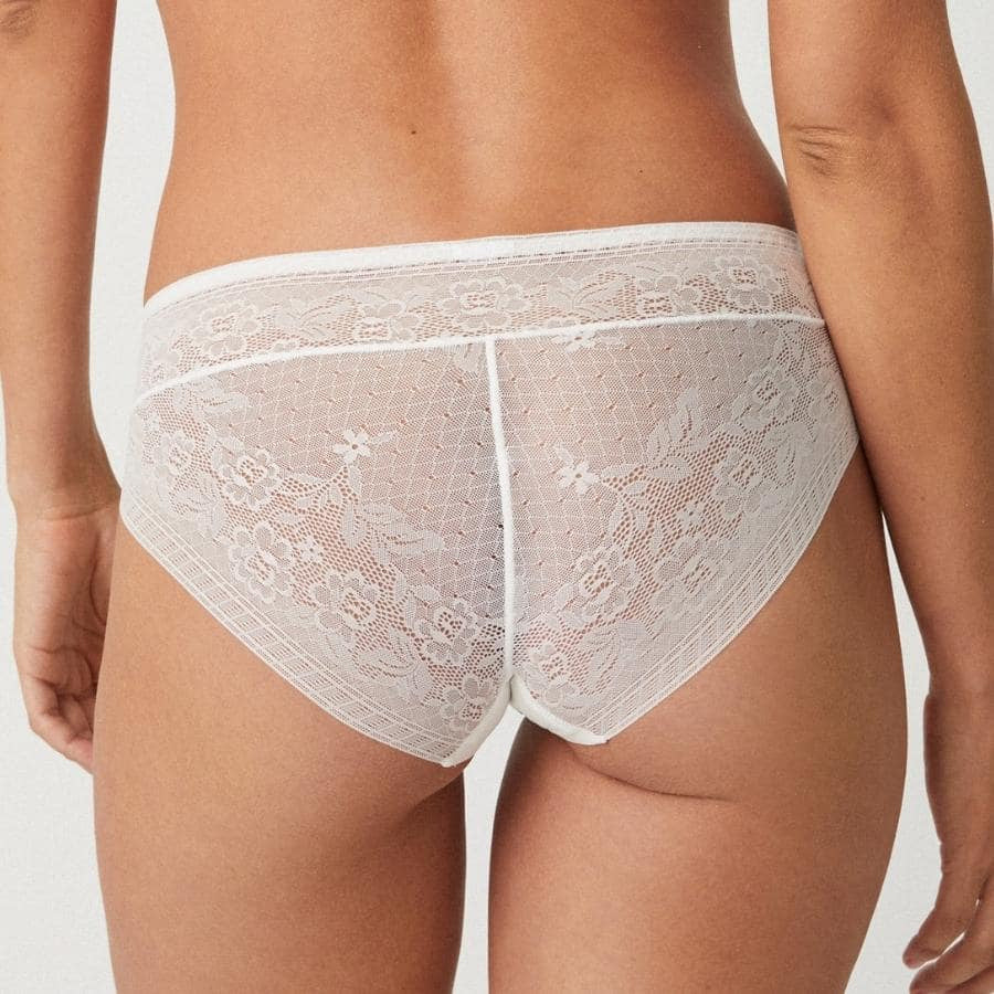 braguita corte midi de encaje invisible de ysabel mora.