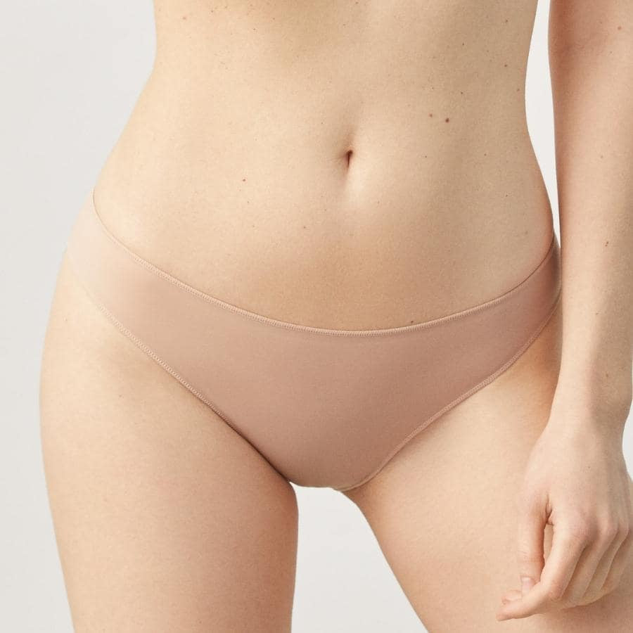 Mini cut briefs in elastic microfiber by Ysabel Mora.