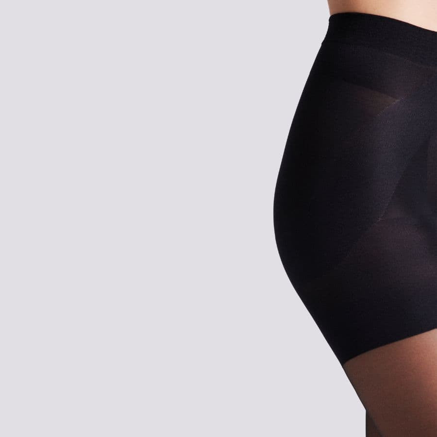 Panty reductor de 15 Den estiliza y moldea de ysabel mora.