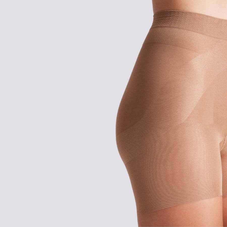 Panty reductor de 15 Den estiliza y moldea de ysabel mora.