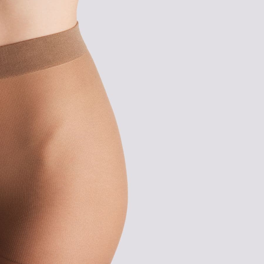 Panty invisible de 20 den básico y cómodo de ysabel mora.