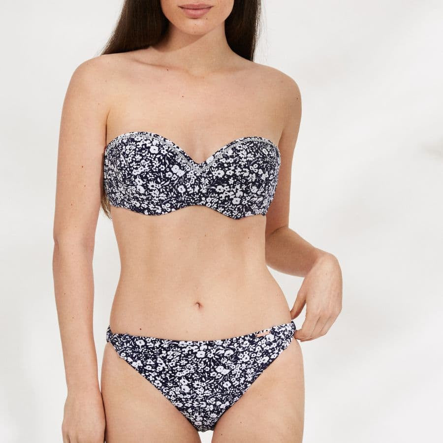 conjunto bikini sin tirantes flores, copa c de ysabel mora.