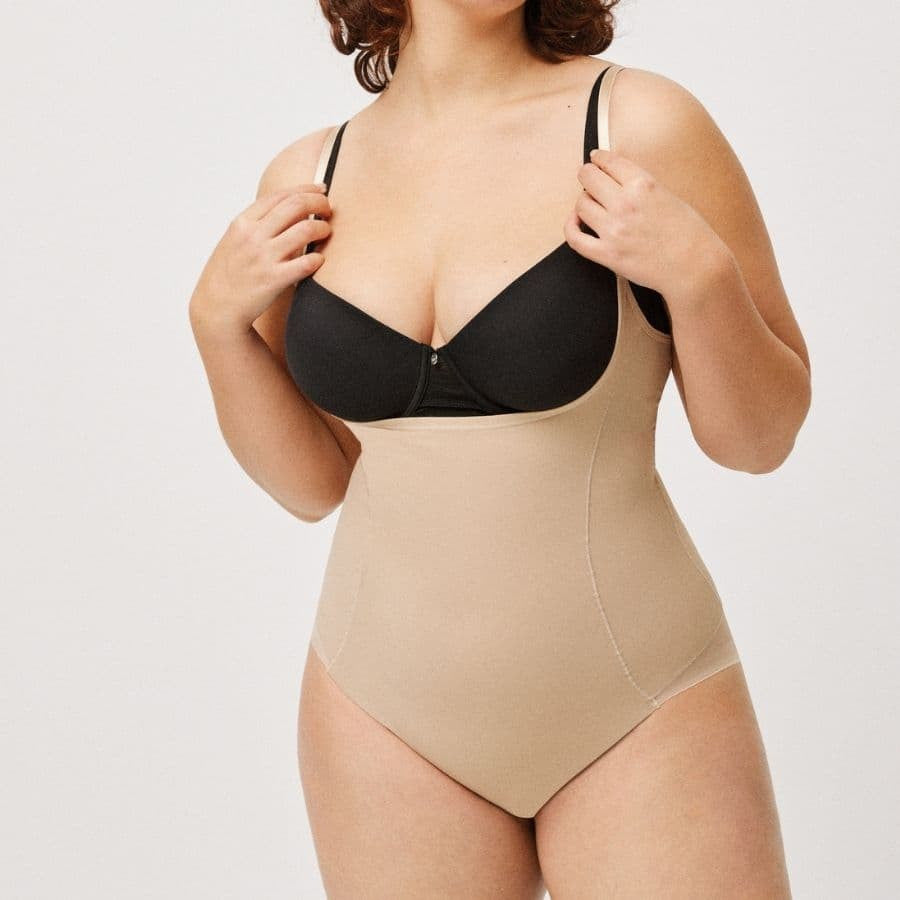 body reductor efecto vientre plano y tanga de ysabel mora.