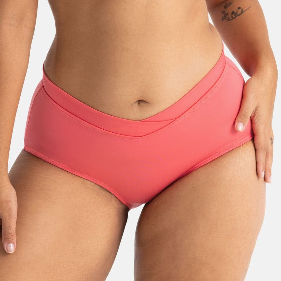 Braga bikini de talle alto lisa, cairns de dorina.