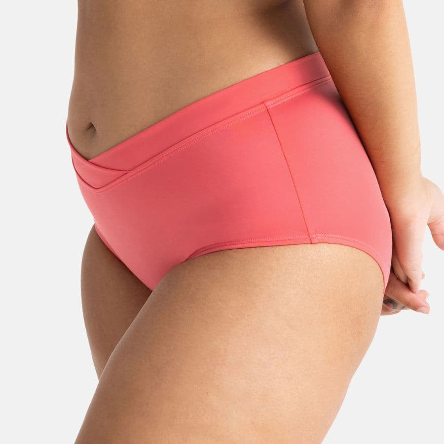 Braga bikini de talle alto lisa, cairns de dorina.