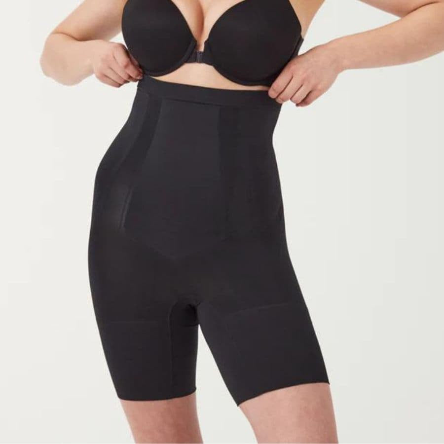 Faja reductora invisible, corte pantalón, spanx.
