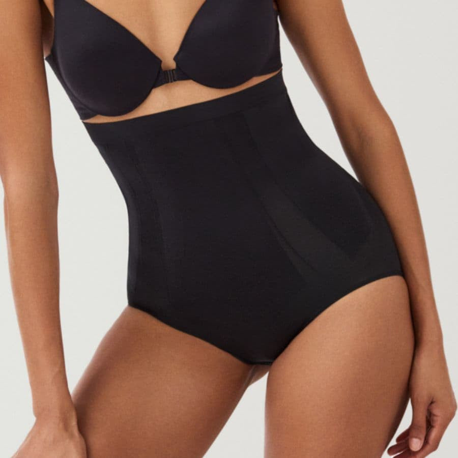 Faja reductora invisible, corte braga, spanx.