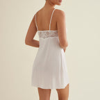 Camisón corto de novia, encaje y plumeti, promise.