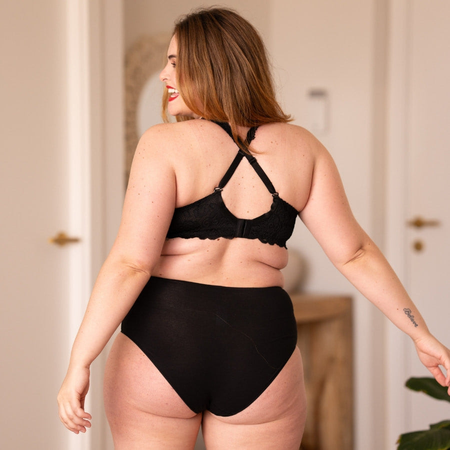 bralette encaje tallas grandes, modelo rouse, singular.