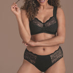 Braguita de talle alto de encaje, orely de anita.