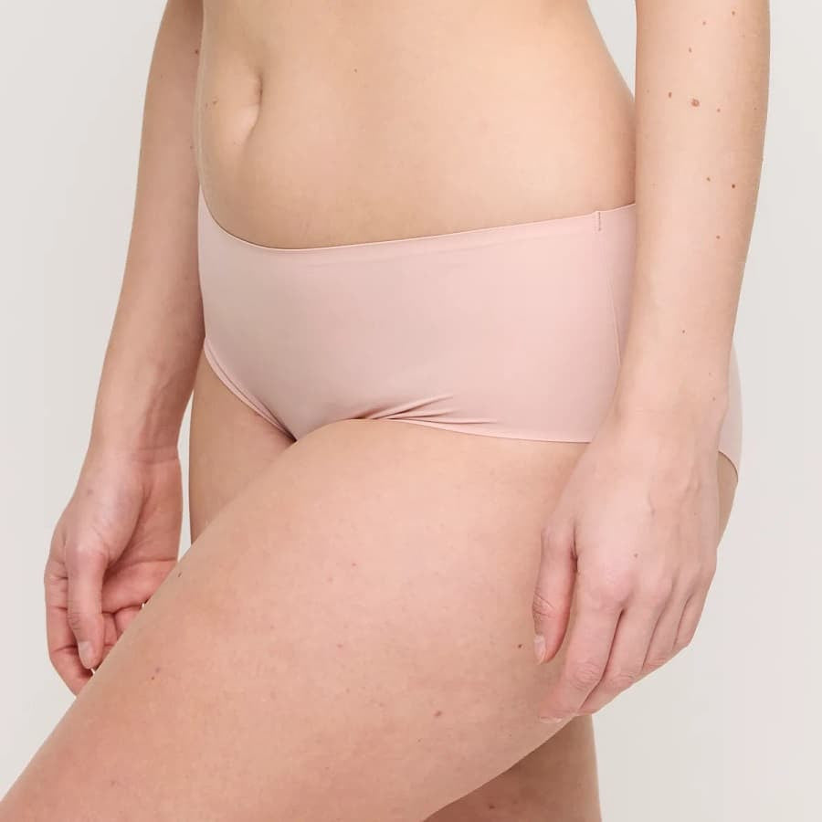 braguita de talle alto invisible, figuras de primadonna.