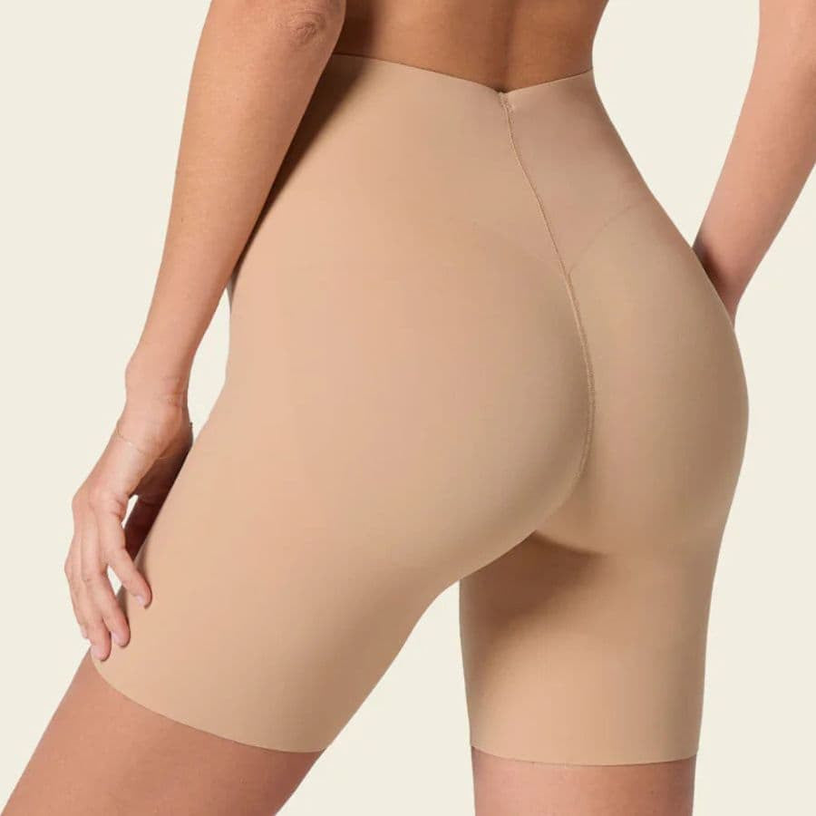 Culotte invisible de control en abdomen y muslos de leonisa.