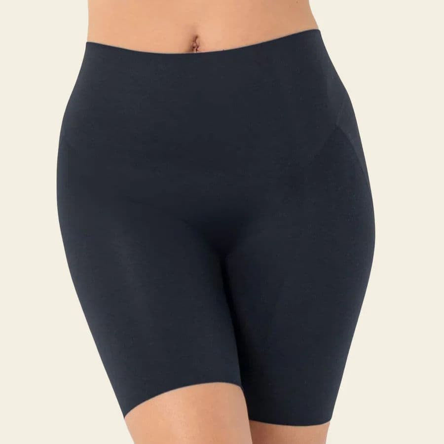 Culotte invisible de control en abdomen y muslos de leonisa.