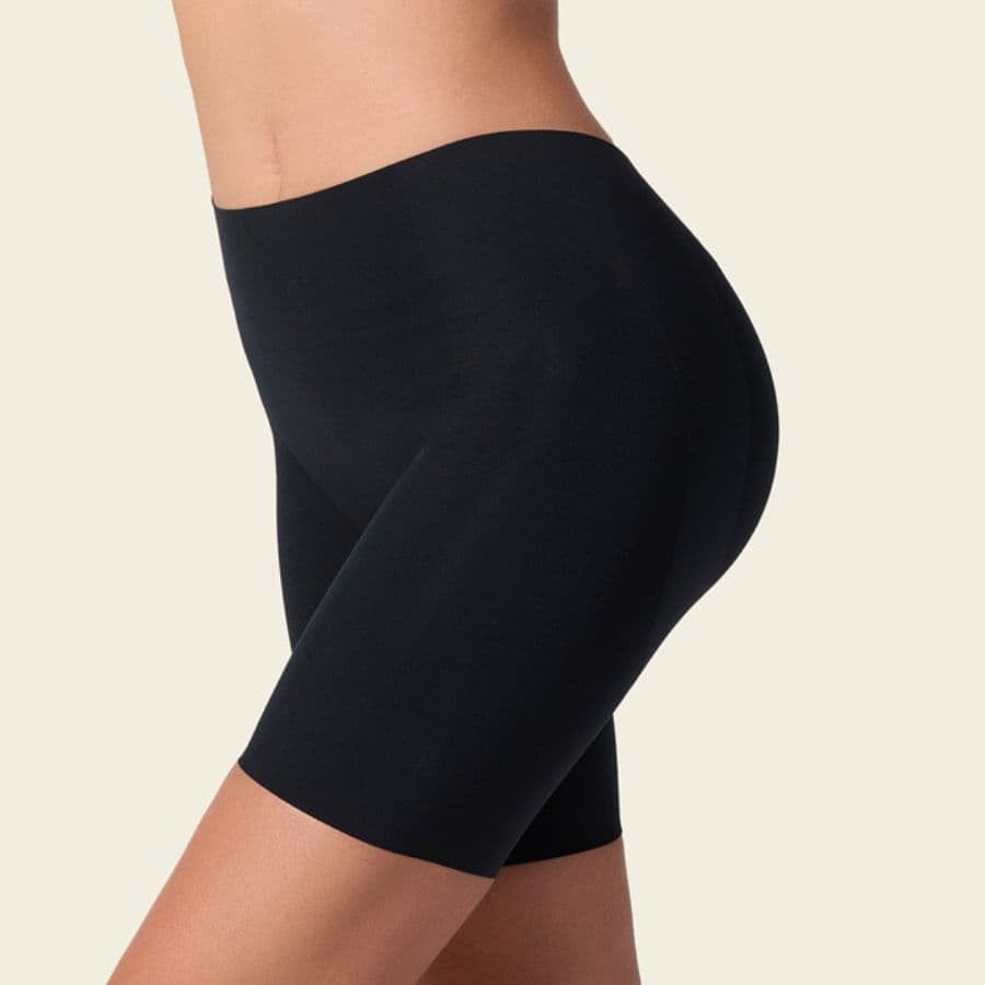 Culotte invisible de control, escote espalda en U de leonisa.