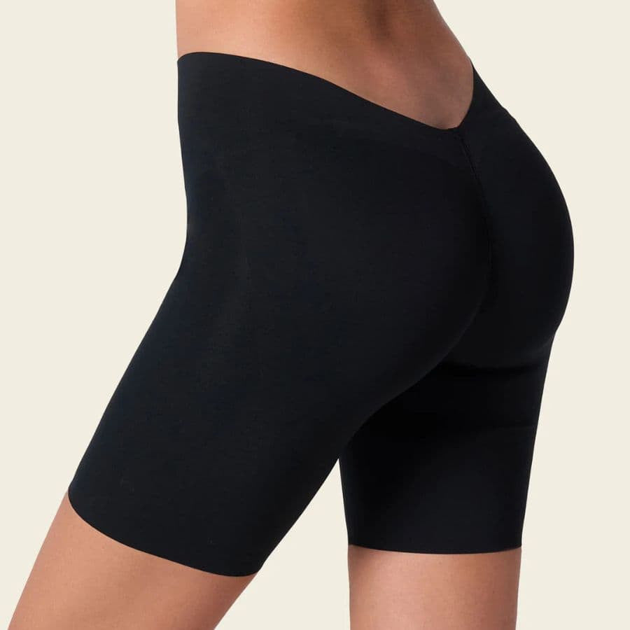 Culotte invisible de control, escote espalda en U de leonisa.