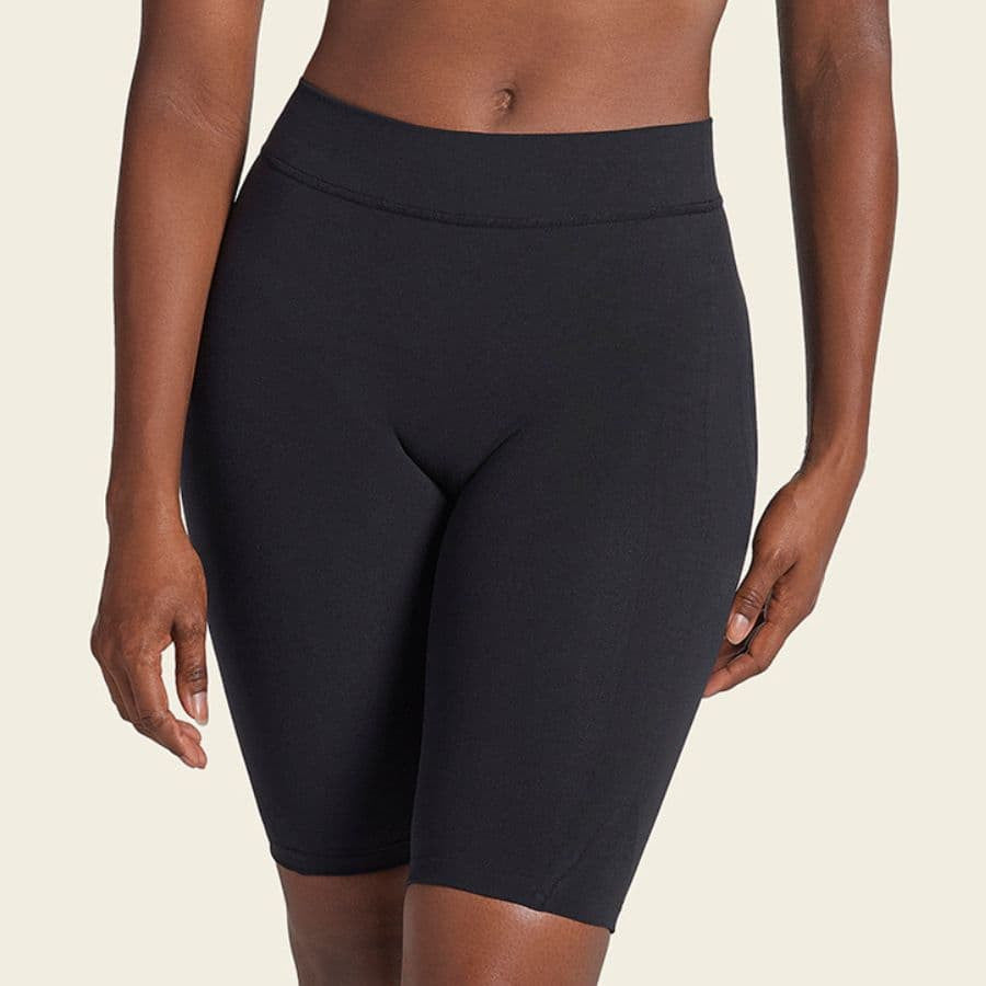 Short invisible con efecto lenvanta glúteos de leonisa.