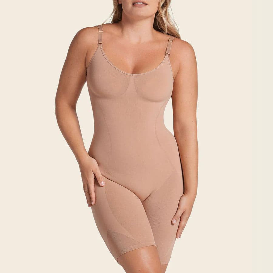 Body invisible con efecto lenvanta glúteos de leonisa.