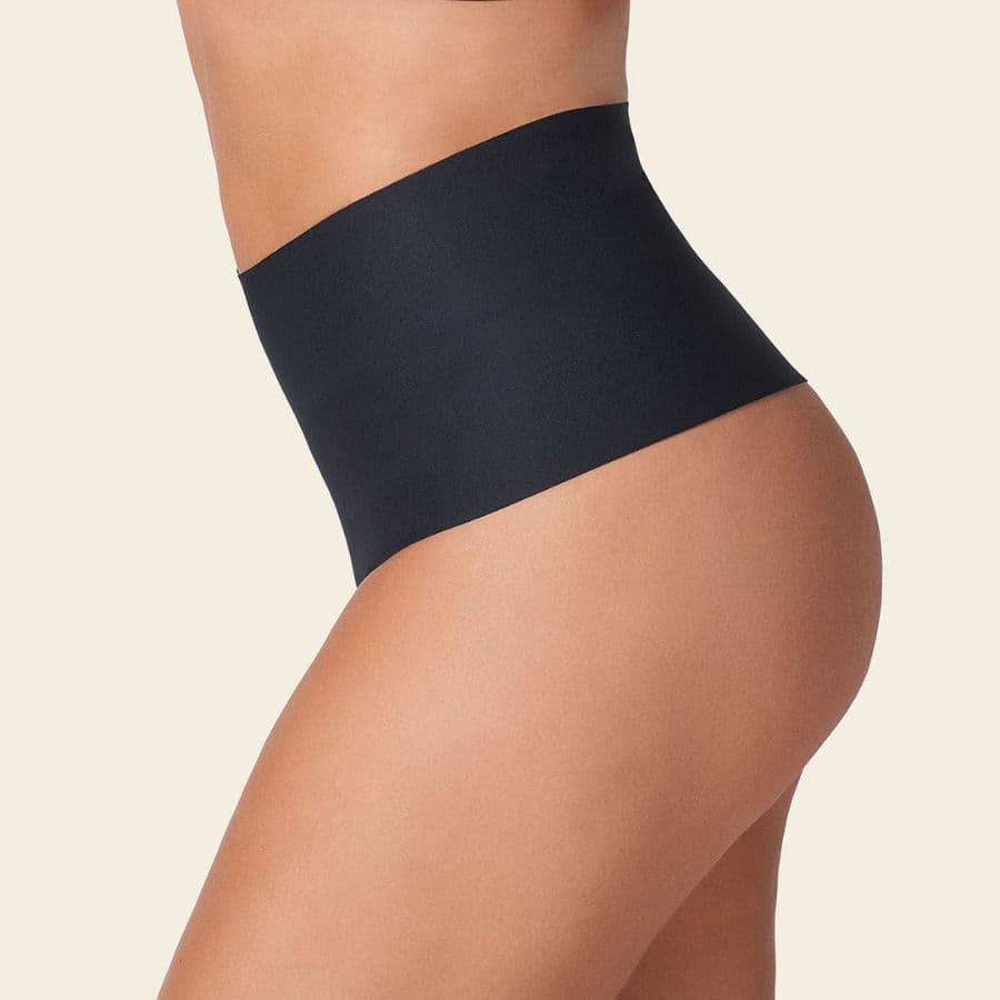 Faja corte tanga super alto, compresión fuerte de leonisa.