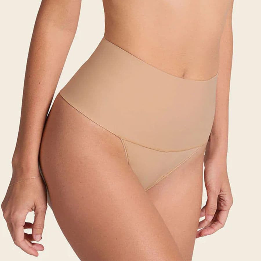 Faja corte tanga super alto, compresión fuerte de leonisa.
