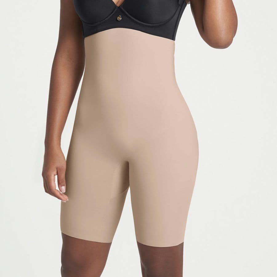 Faja pantalón con control en abdomen y cintura de leonisa.