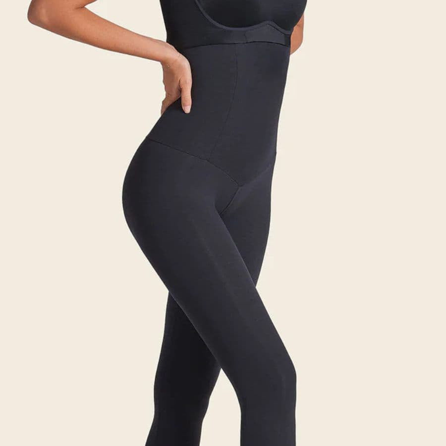 Legging talle alto con control abdomen y piernas de leonisa.