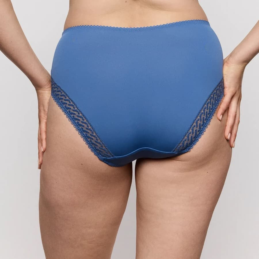 High-waisted lace brief, Primadonna fit.