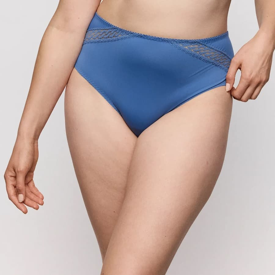 High-waisted lace brief, Primadonna fit.
