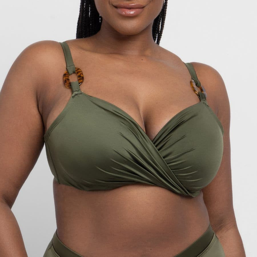 Conjunto bikini con aros y braga alta, guarana de dorina.
