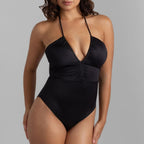 Bañador escote en V y halter sin aros, Katam de dorina.