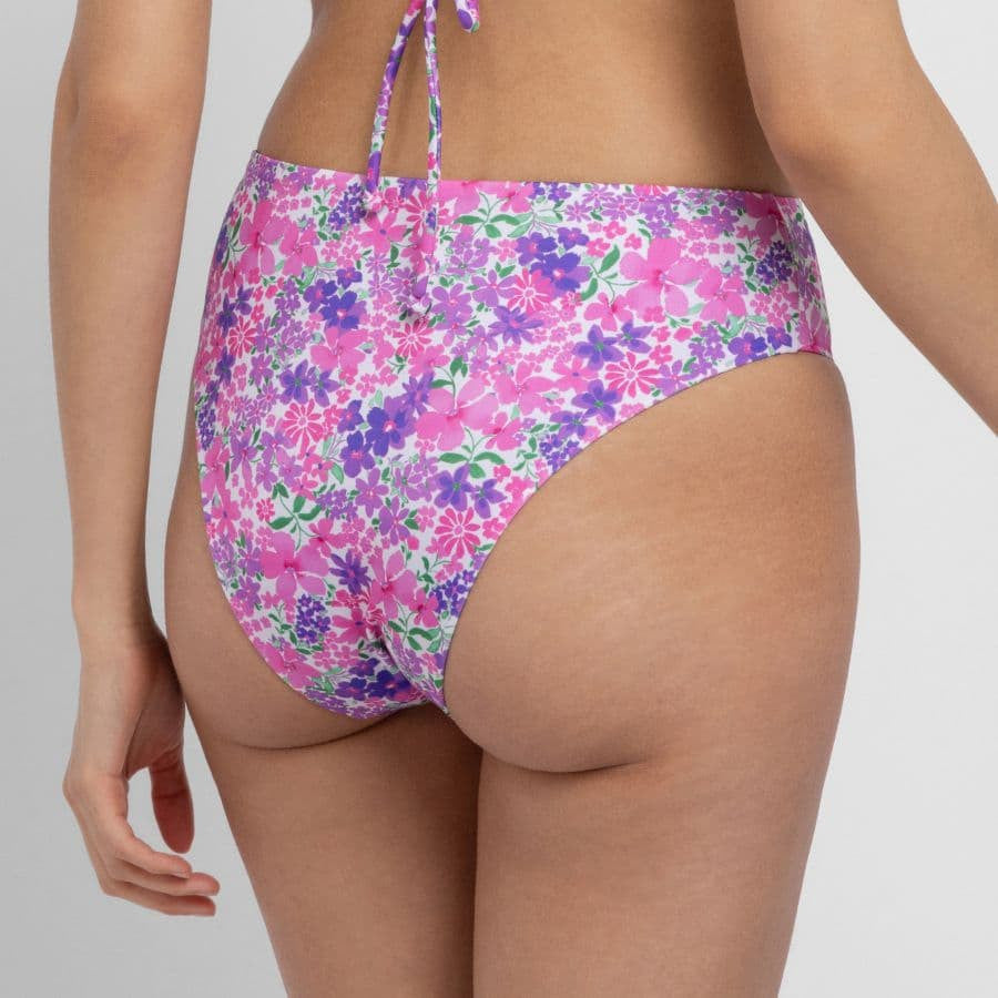 Braga bikini de corte midi brasileña, es paradis de dorina.