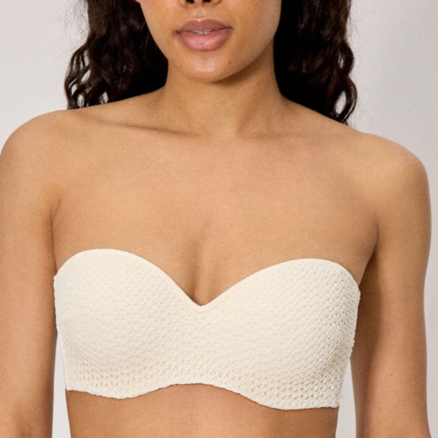 Conjunto bikini sin tirantes copa C, sand de ysabel mora.