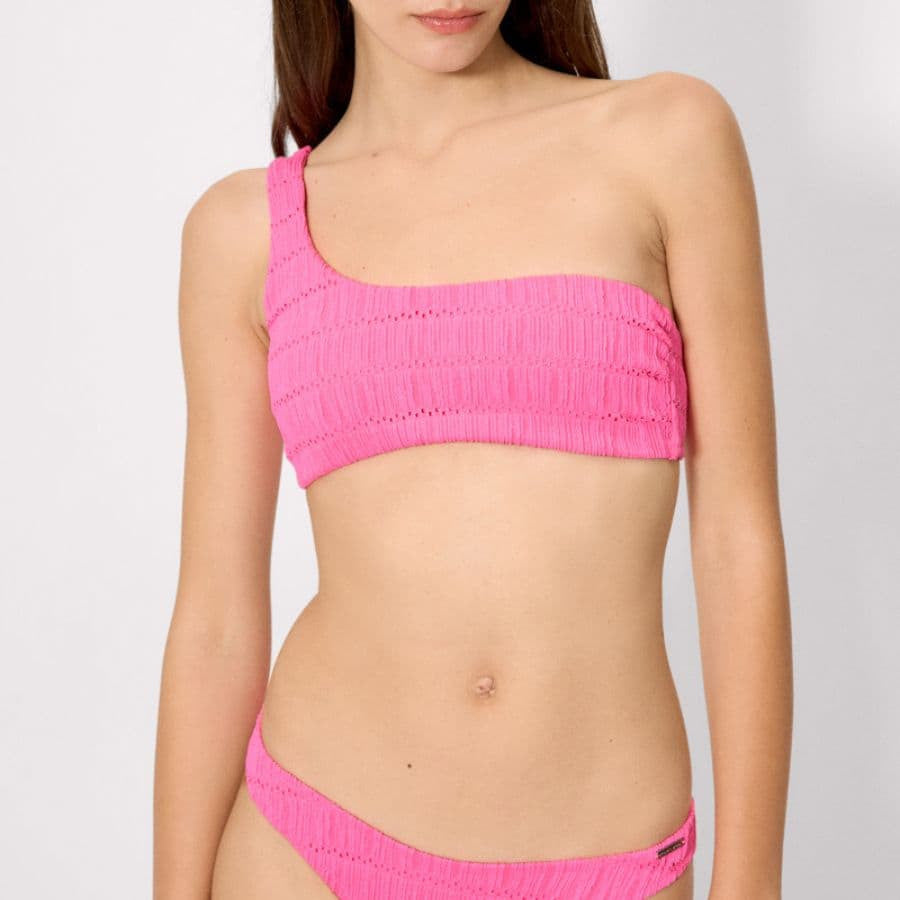 Conjunto bikini asimétrico copa b, strawberry de ysabel mora.