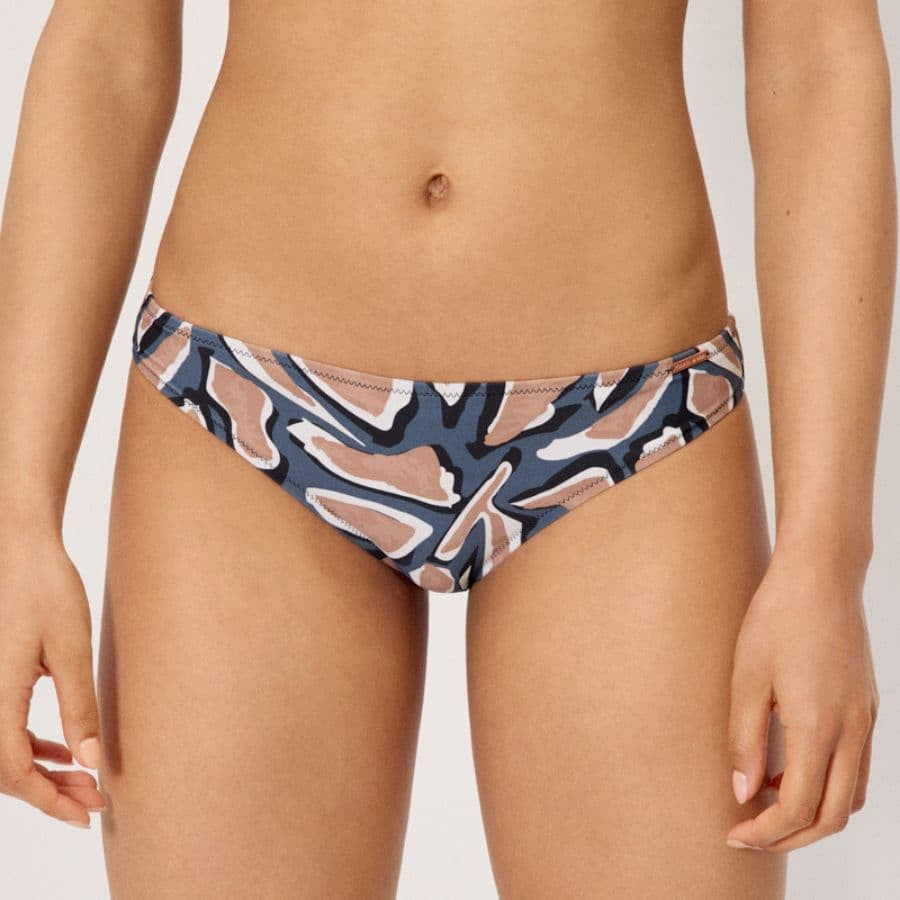 C-cup bikini set, Ysabel Mora Beach.
