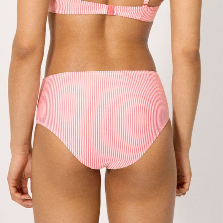 Conjunto de bikini reductor copa c, boat de ysabel mora.