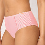 Conjunto de bikini reductor copa c, boat de ysabel mora.